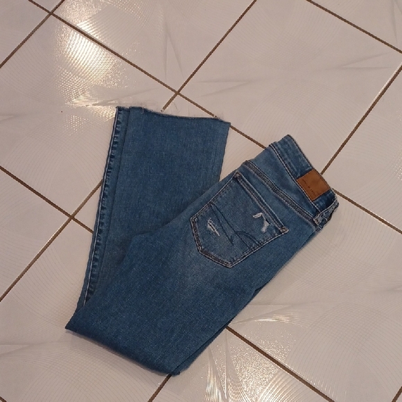 4/$80 American Eagle Outfitters Stretch Distressed Blue Jeans - Size 4 - Picture 1 of 9